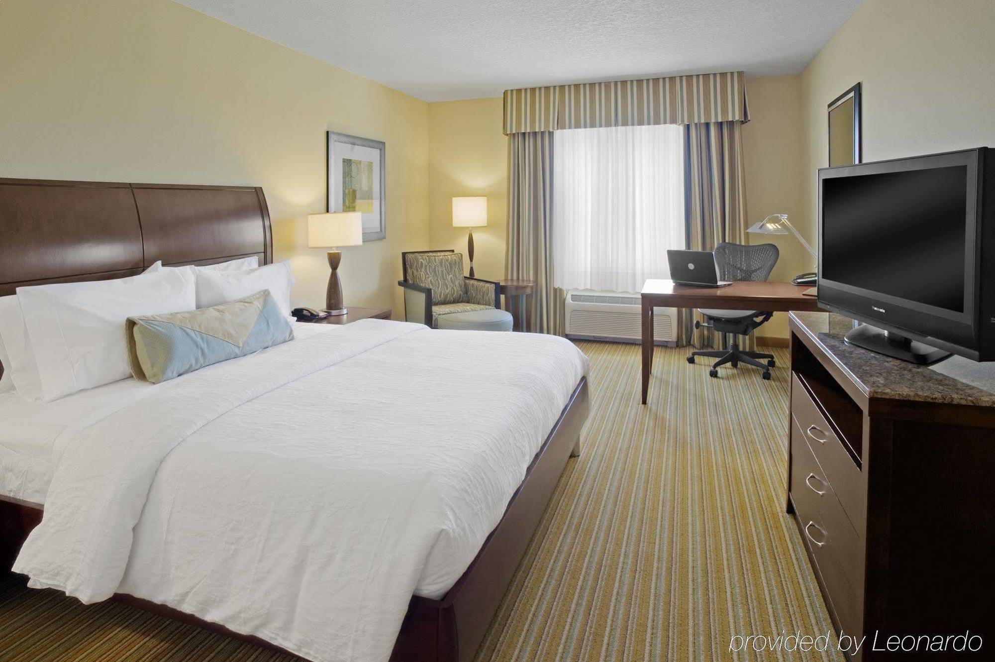 Hilton Garden Inn Orlando Lake Buena Vista Kamer foto